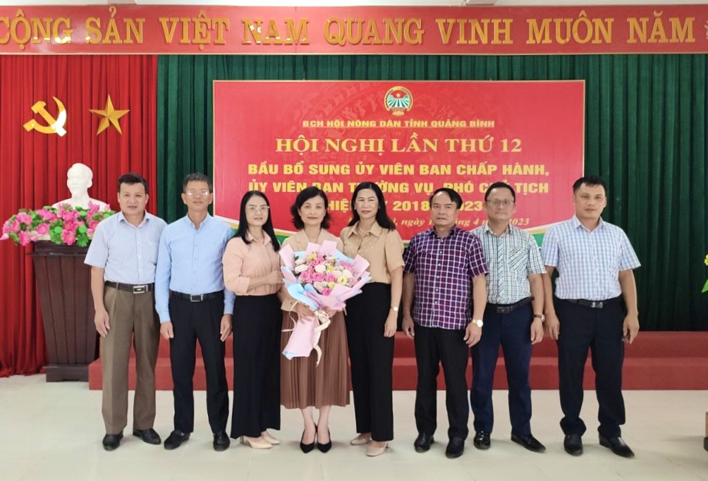 Bà Đỗ Thị Hoài Thu được bầu giữ chức Phó Chủ tịch Hội Nông dân tỉnh Quảng Bình - Ảnh 2.