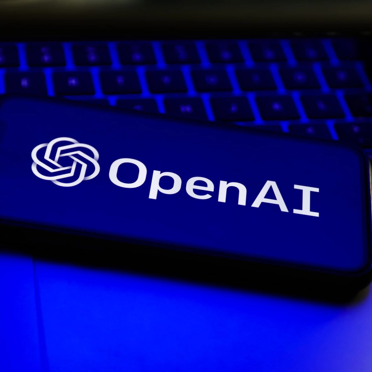 OpenAI, công ty đứng sau chatbot ChatGPT, cho biết rằng họ sẽ cung cấp tối đa tới 20.000 đô la cho người dùng báo cáo các lỗ hổng trong hệ thống trí tuệ nhân tạo của mình. Ảnh: @AFP.