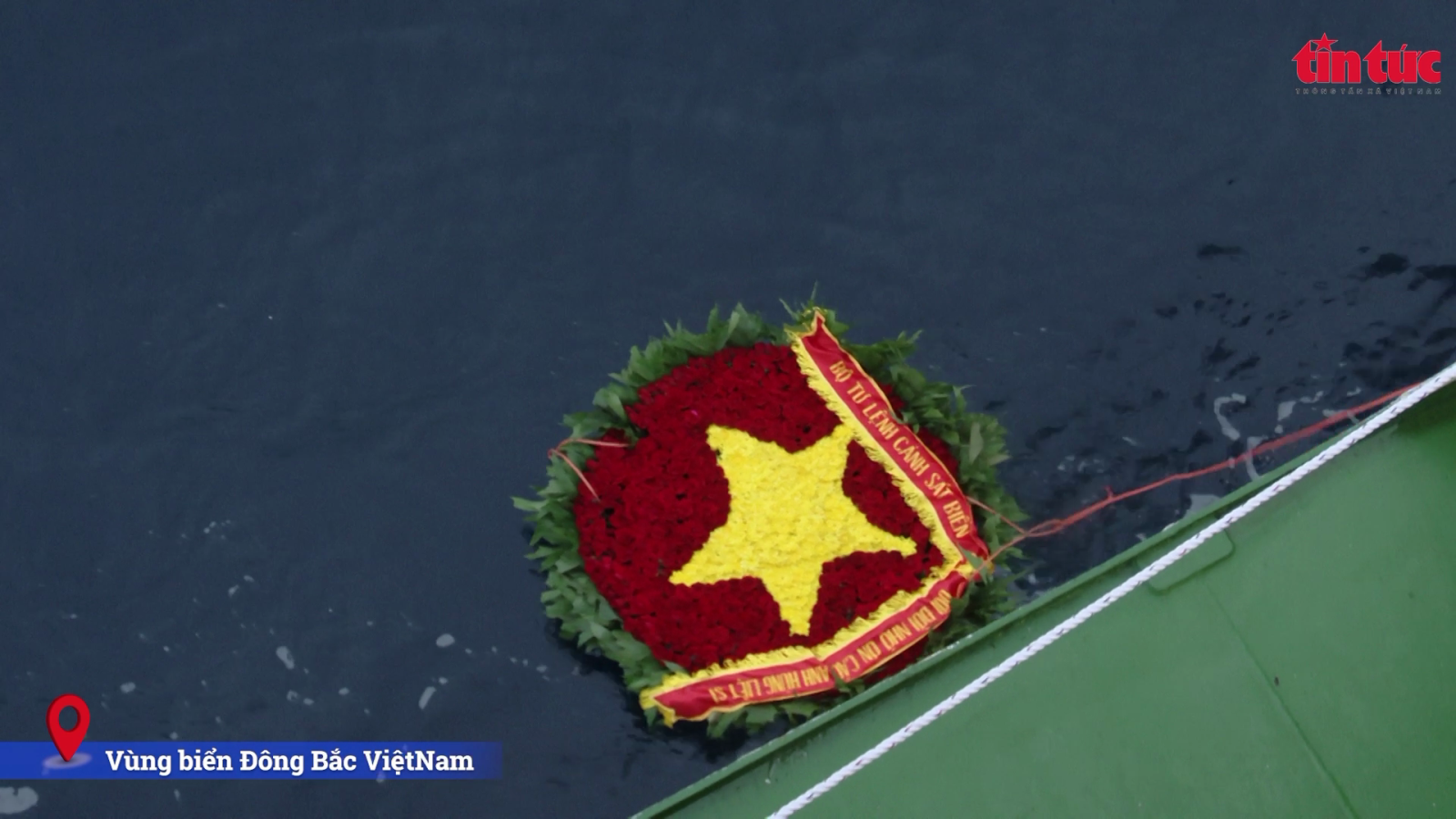 Xúc động Lễ tưởng niệm các Anh hùng, liệt sĩ hy sinh và ngư dân tử nạn trên vùng biển Vịnh Bắc Bộ - Ảnh 11.