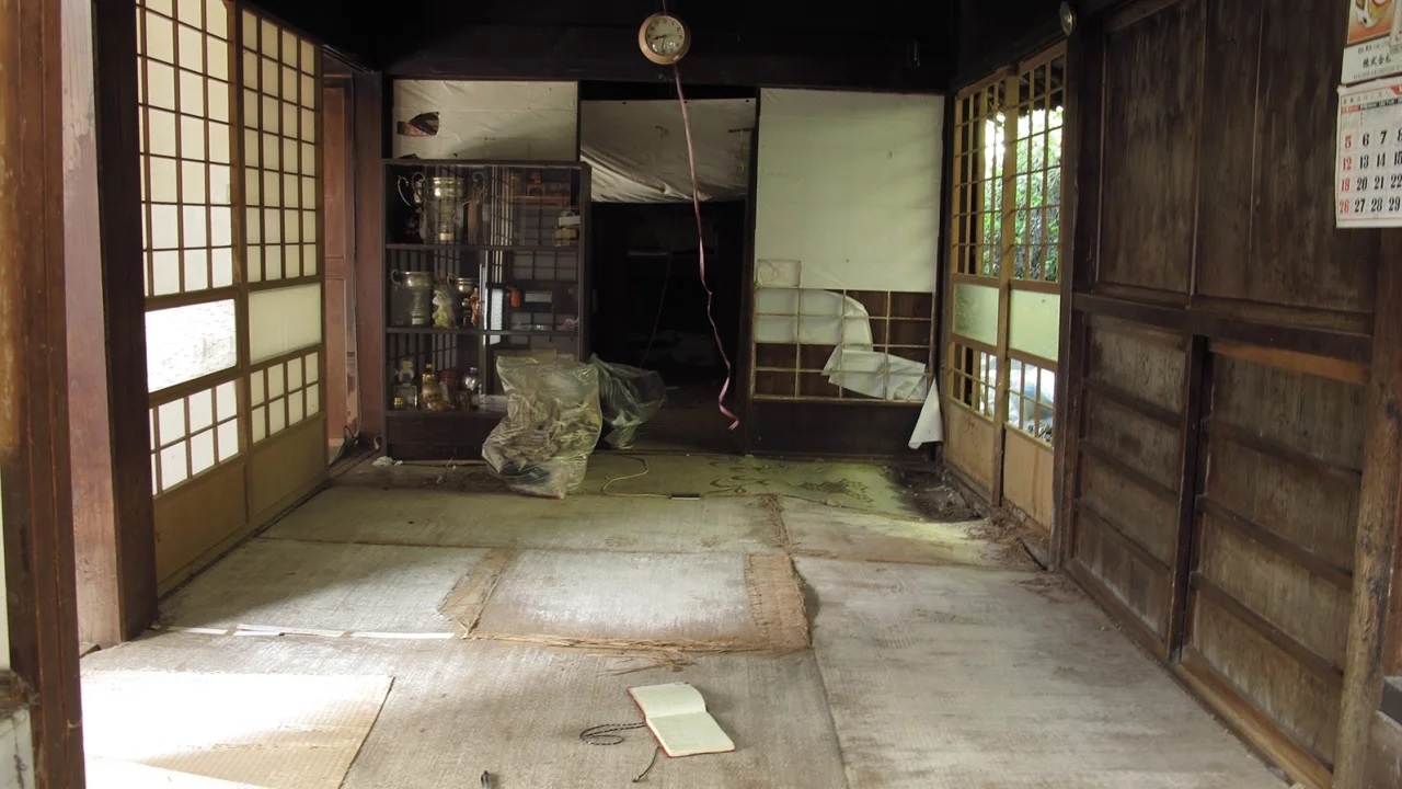 Nhà khách từ nhà bỏ hoang ở Nhật - Ảnh 4.