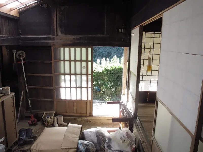 Nhà khách từ nhà bỏ hoang ở Nhật - Ảnh 6.