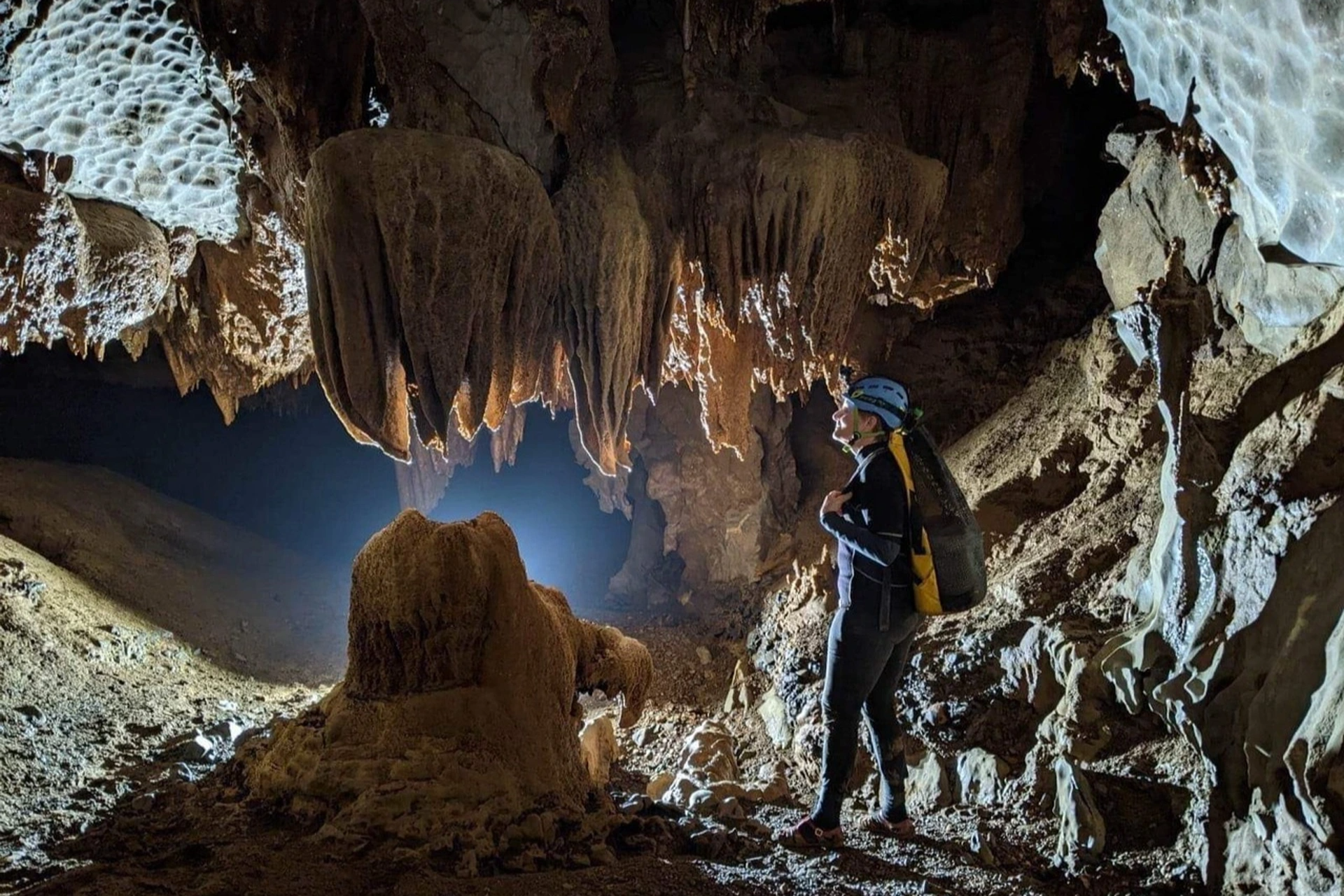 Mê mẩn với vẻ đẹp của 22 hang động mới được phát hiện tại Quảng Bình - Ảnh 8.