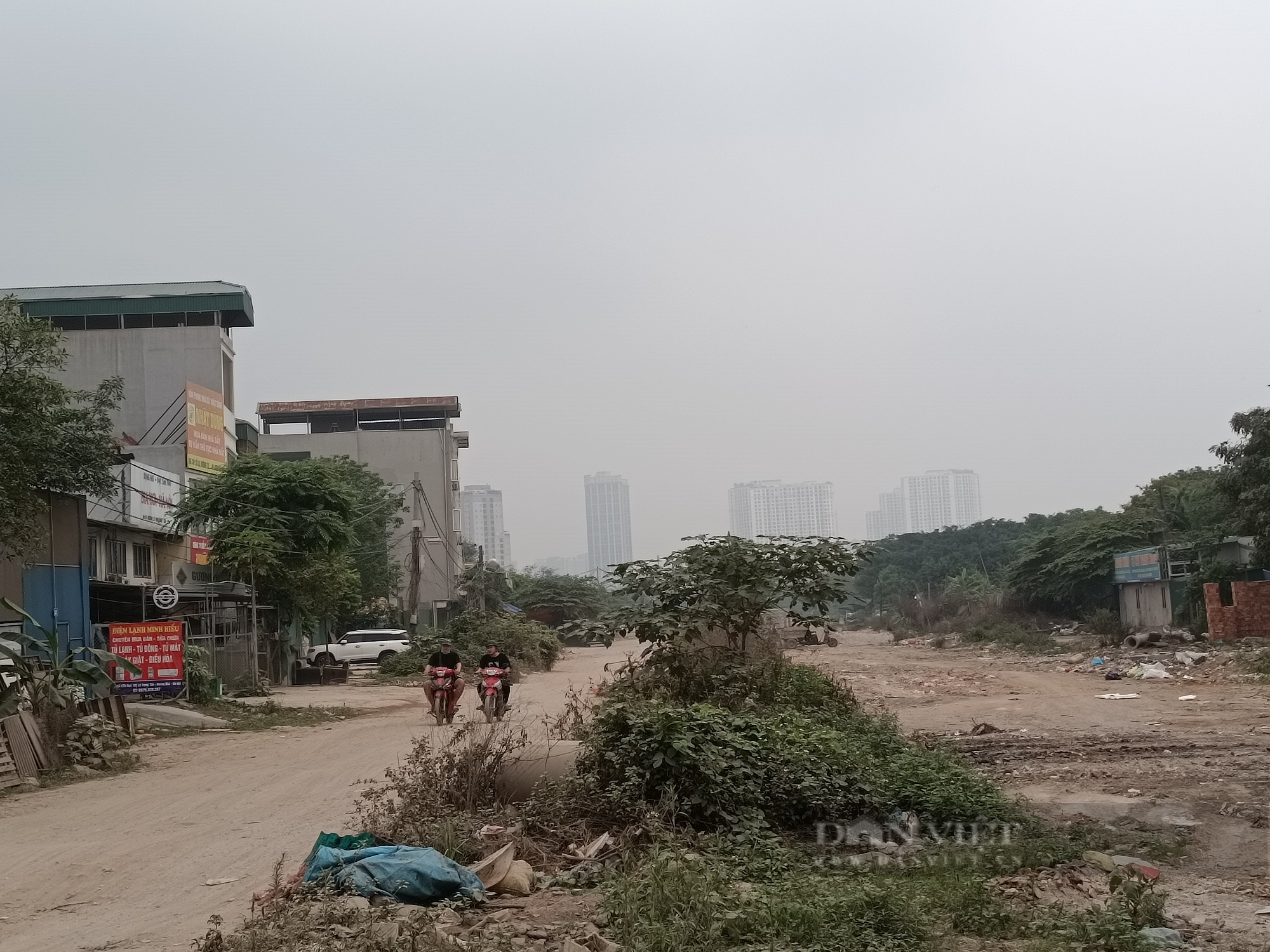 Người dân “kêu trời” vì đường chạy qua dự án Bệnh viện Đa khoa Thanh Xuân bỗng trở thành &quot;bãi rác&quot; - Ảnh 3.