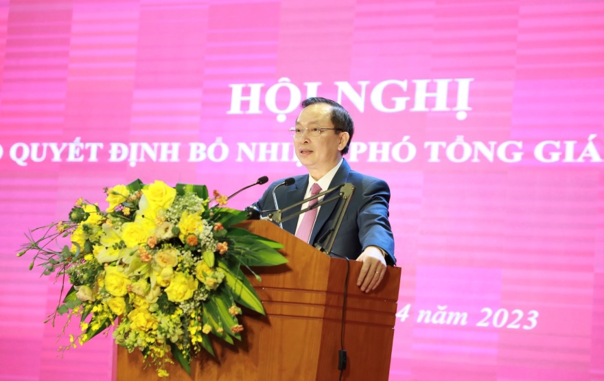 Ngân hàng Nhà nước Việt Nam công bố quyết định bổ nhiệm Phó Tổng giám đốc Agribank - Ảnh 3.