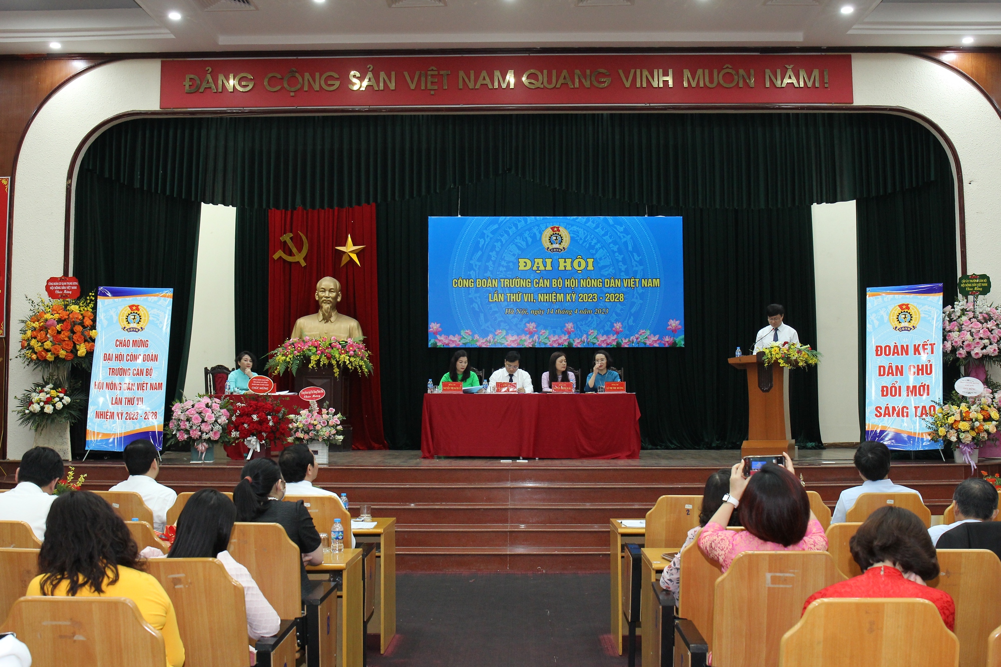 Công đoàn Trường cán bộ Hội Nông dân Việt Nam tổ chức thành công Đại hội khóa VII, nhiệm kỳ 2018-2023 - Ảnh 1.