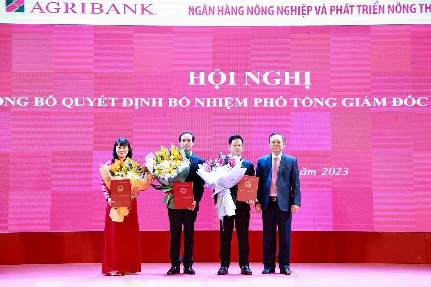 Ngân hàng Nhà nước Việt Nam công bố quyết định bổ nhiệm Phó Tổng giám đốc Agribank - Ảnh 1.