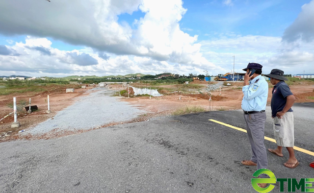San lấp đất trái phép làm dự án Công ty Phát triển đô thị Quảng Ngãi bị phạt trên 630 triệu - Ảnh 1.