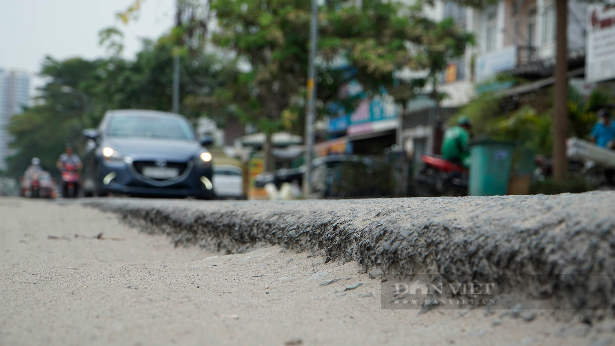 Tuyến đường ở TP.HCM xuống cấp, lâu ngày chưa sửa chữa khiến người dân khổ sở - Ảnh 5.