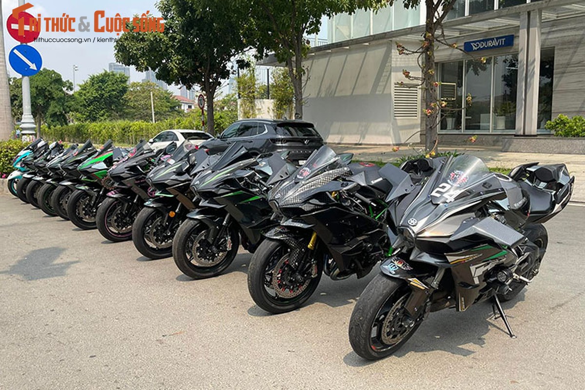 Cả dàn siêu môtô Kawasaki H2 tiền tỷ, mạnh nhất thế giới ở Sài Gòn
 - Ảnh 5.