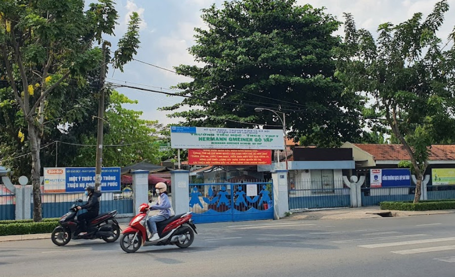 Nghi mang thuốc lá vào trường, 8 nam sinh bị giám thị yêu cầu cởi đồ để kiểm tra - Ảnh 3.