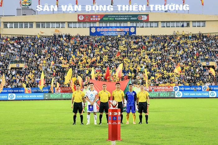 Nghịch lý bóng đá Việt Nam: Mơ World Cup nhưng còn trọng tài... kém bền vững - Ảnh 1.