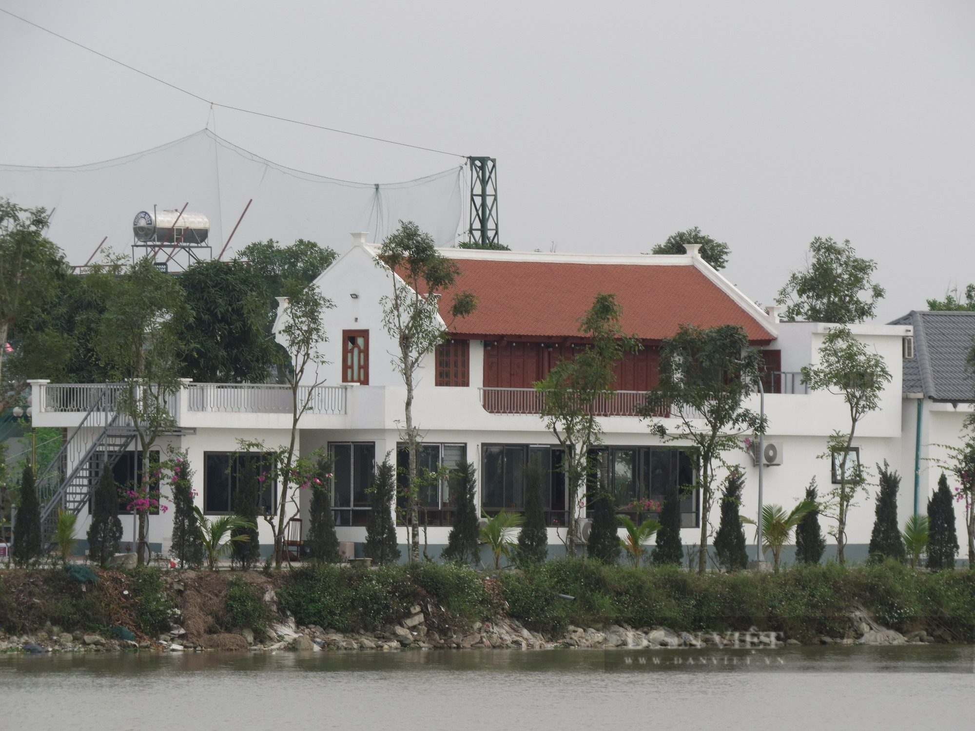 Trung tâm thể dục thể thao “mọc” trên bãi sông tại Nam Định, 18 lần lập biên bản “cho có” - Ảnh 3.