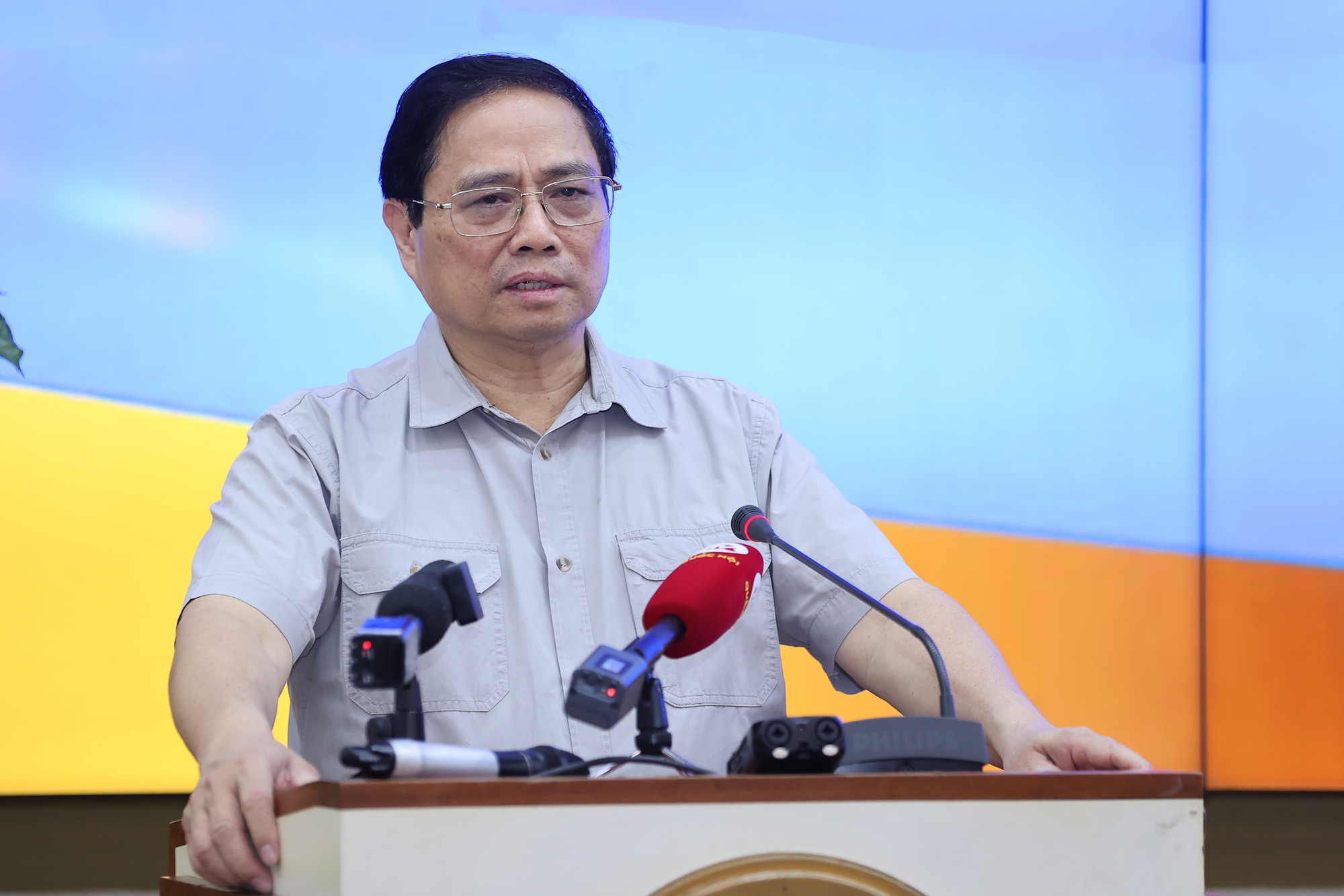 Thủ tướng Phạm Minh Chính làm việc với TP.HCM: Vướng mắc ở đâu, gỡ ở đó - Ảnh 1.