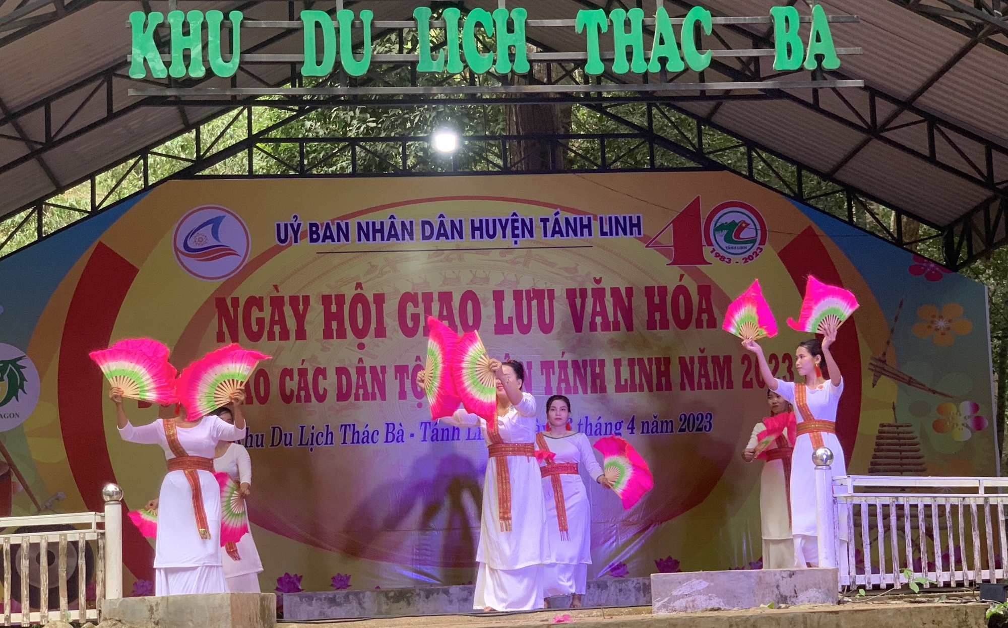 Ngày hội sắc màu và những điệu múa của đồng bào dân tộc ở Bình Thuận - Ảnh 1.