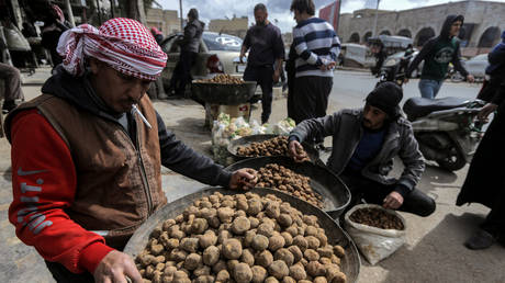 ISIS giết hàng chục người hái nấm ở Syria làm dấy lên phẫn nộ - Ảnh 1.