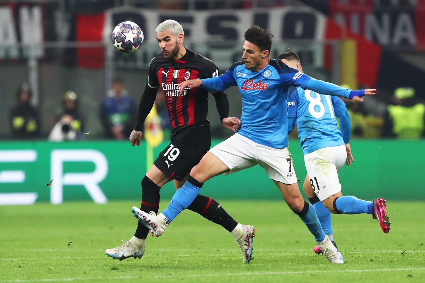 Napoli vs AC Milan (2h ngày 19/4): Niềm vui thuộc về đội khách? - Ảnh 1.