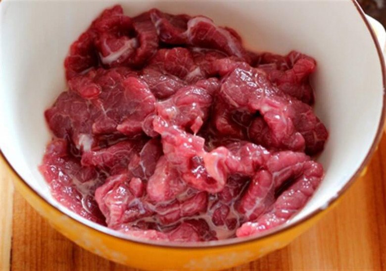 Xào thịt bò 10 lần thì 9 lần dai, khi ướp nhớ cho những thứ này đảm bảo thịt mềm ngon người già cũng thích - Ảnh 3.