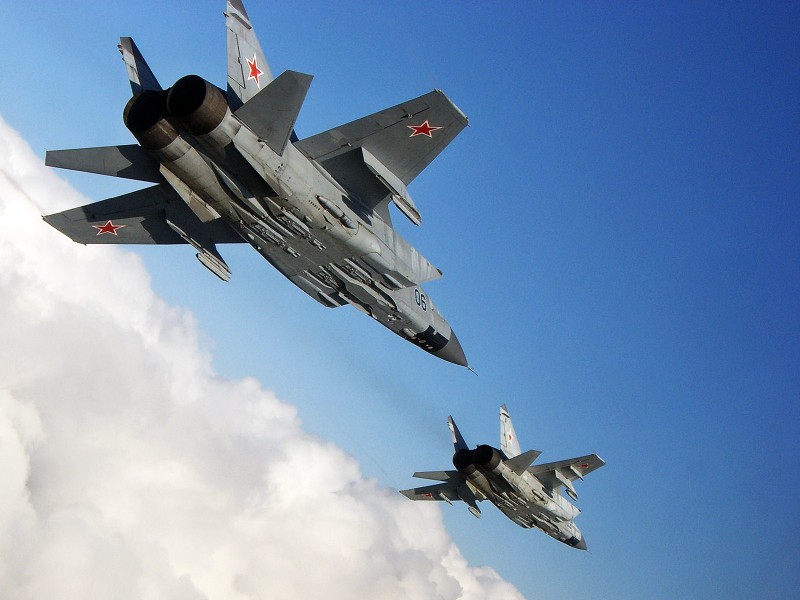 Hoạt động của tiêm kích MiG-31 Nga trên bầu trời Thái Bình Dương khiến phương Tây &quot;lạnh gáy&quot; - Ảnh 13.