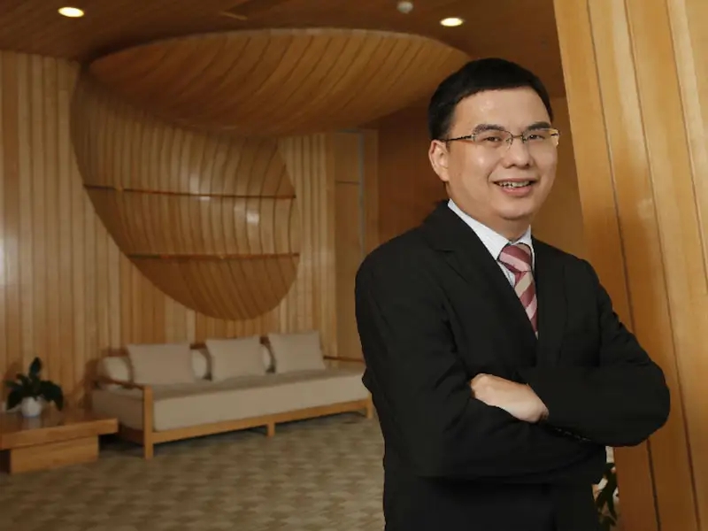 Zhang Zhidong, còn được gọi là Tony Zhang, đã kiếm được nhiều tiền với tư cách là người đồng sáng lập Tencent, nơi ông sở hữu 3,4% cổ phần, theo Bloomberg. Ảnh: @AFP.
