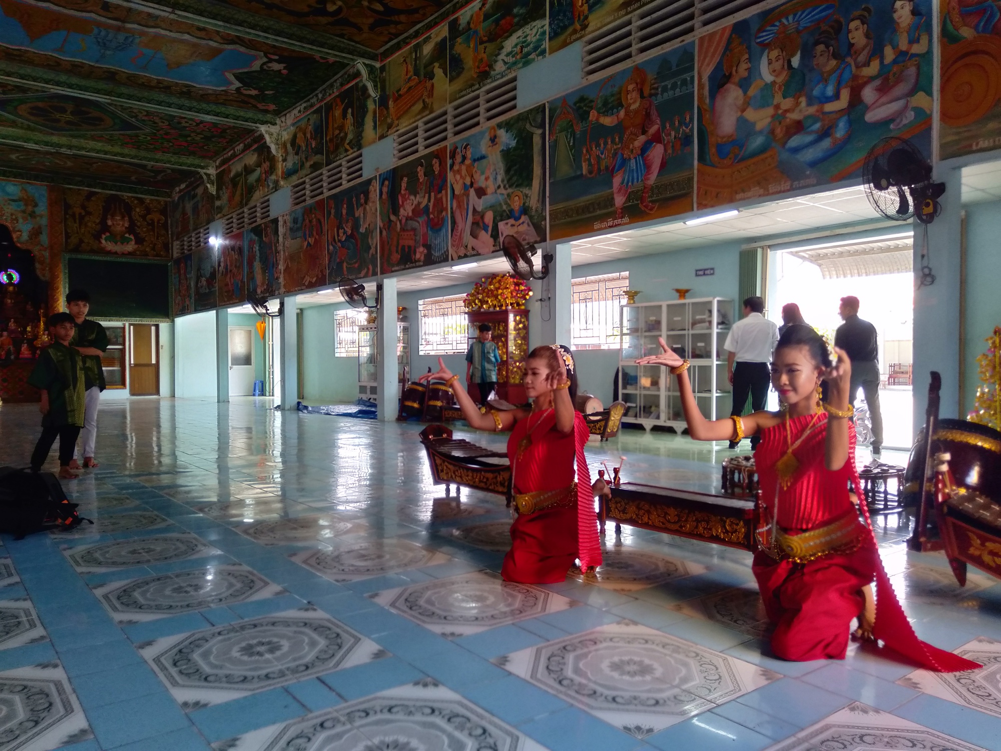 Gìn giữ nghệ thuật múa dân gian Khmer: Góc nhìn từ chùa Xiêm Cán - Ảnh 7.