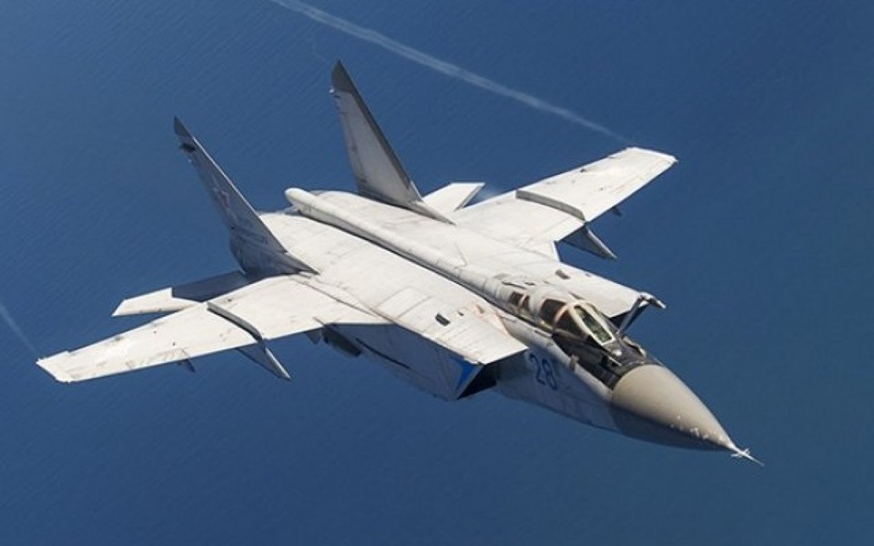 Hoạt động của tiêm kích MiG-31 Nga trên bầu trời Thái Bình Dương khiến phương Tây &quot;lạnh gáy&quot; - Ảnh 7.