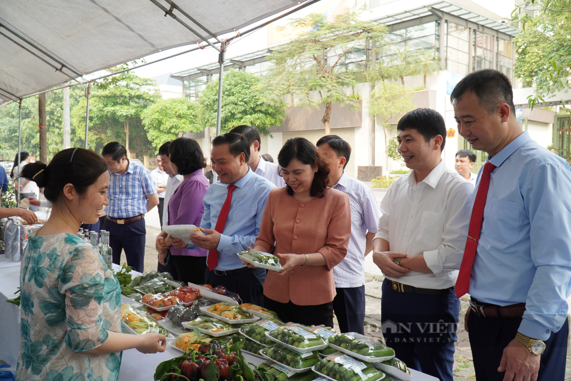 Hội Nông dân Bắc Ninh tổ chức chợ phiên nông sản an toàn 2023 - Ảnh 4.