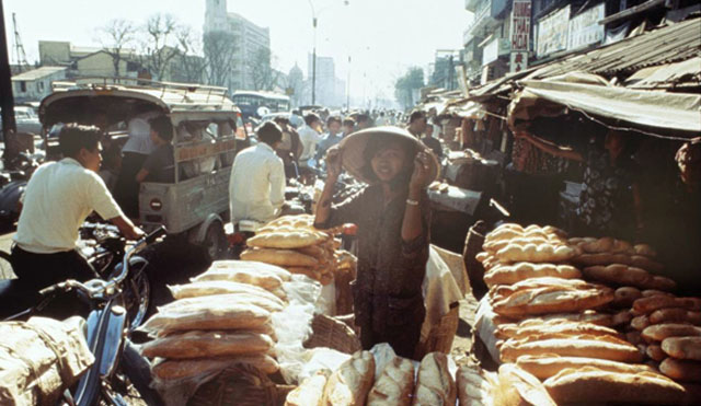Bánh mì Sài Gòn - Ký ức và đặc trưng cho tính cách người Sài Gòn - Ảnh 1.