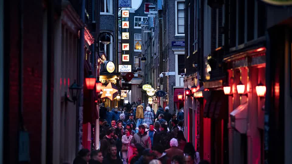 Hà Lan quyết tâm thay đổi hoạt động gái mại dâm và phố đèn đỏ - Ảnh 1.