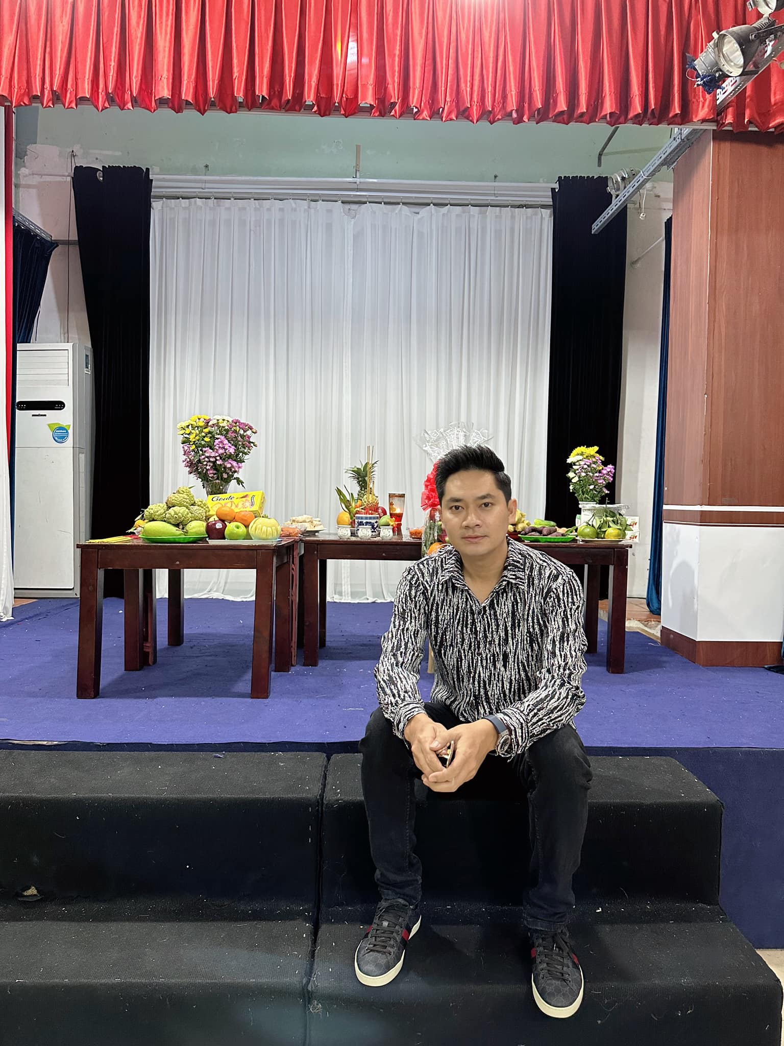 NSND Hồng Vân làm giỗ cho nghệ sĩ hài Anh Vũ và diễn viên Mai Phương tại nơi có nhiều kỷ niệm - Ảnh 4.