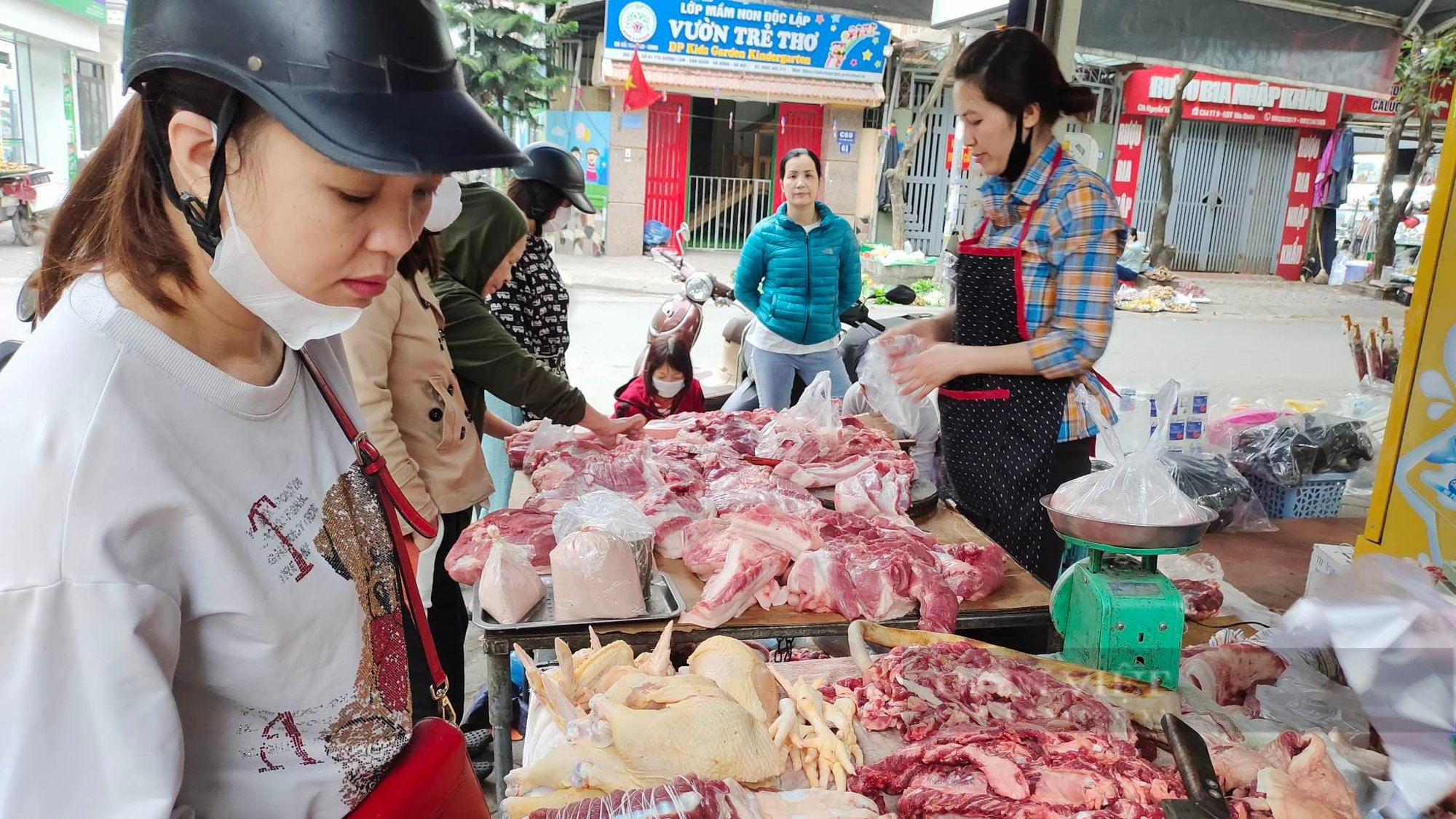 Giá lợn hơi vẫn chìm sâu, người chăn nuôi thanh lý chuồng trại, ông chủ lớn cũng gánh lỗ tiền tỷ - Ảnh 3.