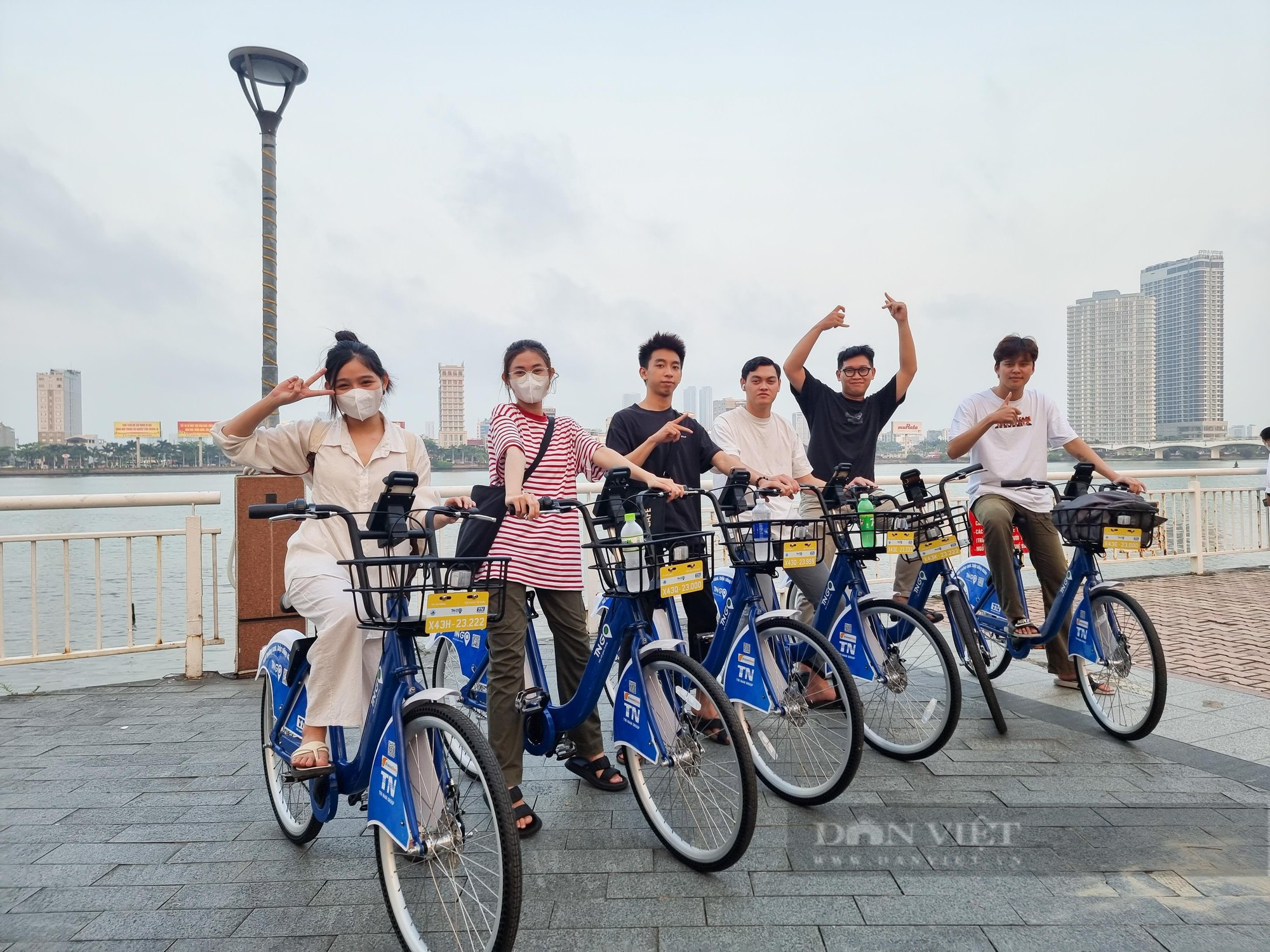 Người dân, du khách xếp hàng chờ thuê xe đạp công cộng tại Đà Nẵng - Ảnh 7.