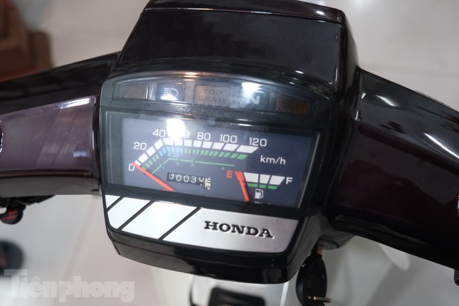 Honda Dream đời cổ biển đẹp rao bán hơn 300 triệu đồng - Ảnh 5.