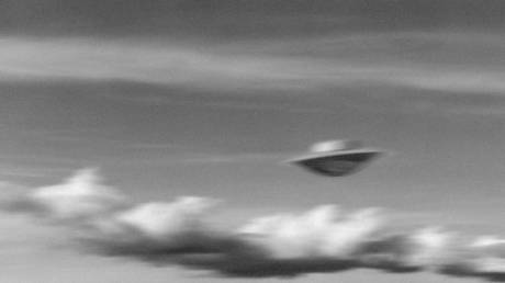 Máy bay không người lái của quân đội Mỹ nhìn thấy UFO ở Trung Đông - Ảnh 1.