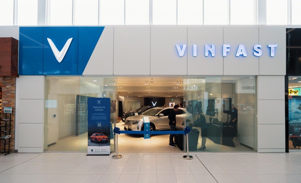 VinFast mở cửa hàng bán xe thứ 8 ở Canada - Ảnh 1.