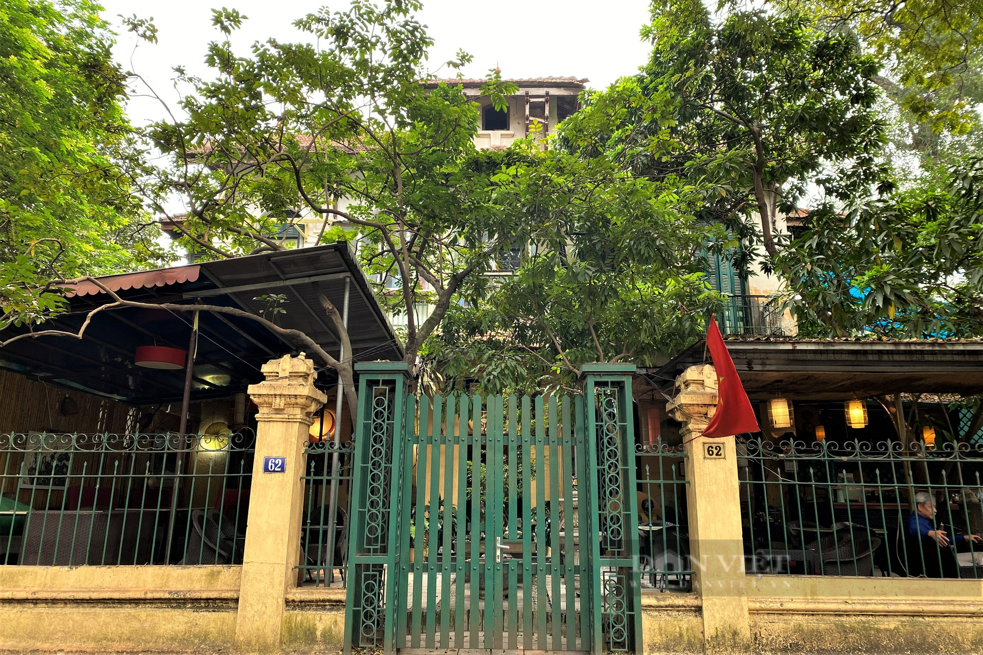 Cận cảnh nhiều căn biệt thự cổ tại Hà Nội bỏ hoang, xuống cấp - Ảnh 13.