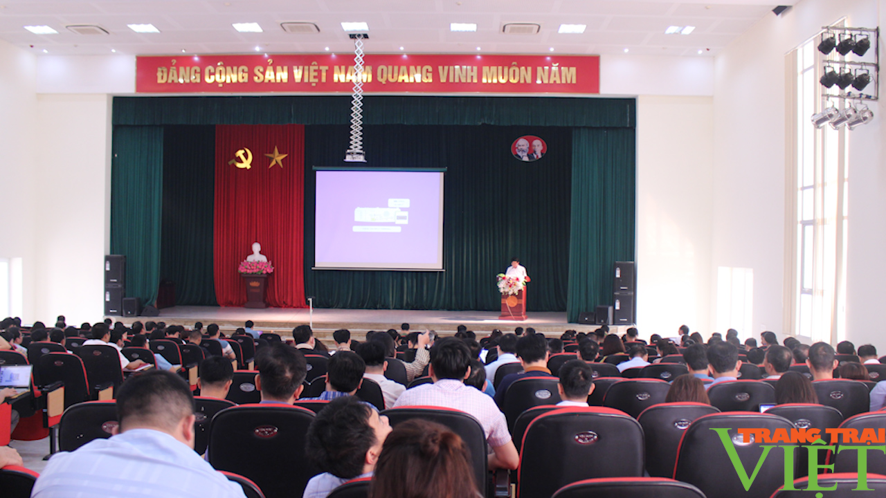 Sơn La: Tập huấn về công tác thi tốt nghiệp THPT năm 2023 - Ảnh 1.