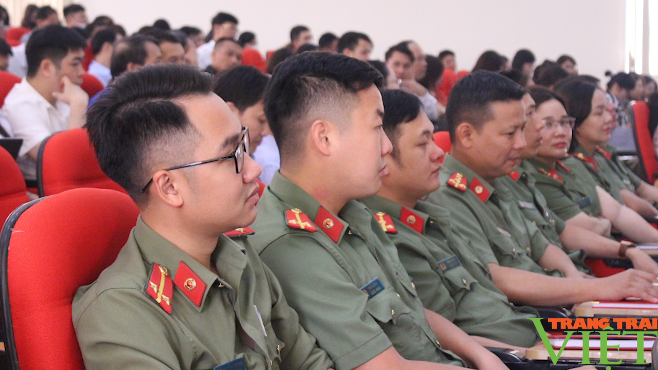 Sơn La: Tập huấn về công tác thi tốt nghiệp THPT năm 2023 - Ảnh 5.