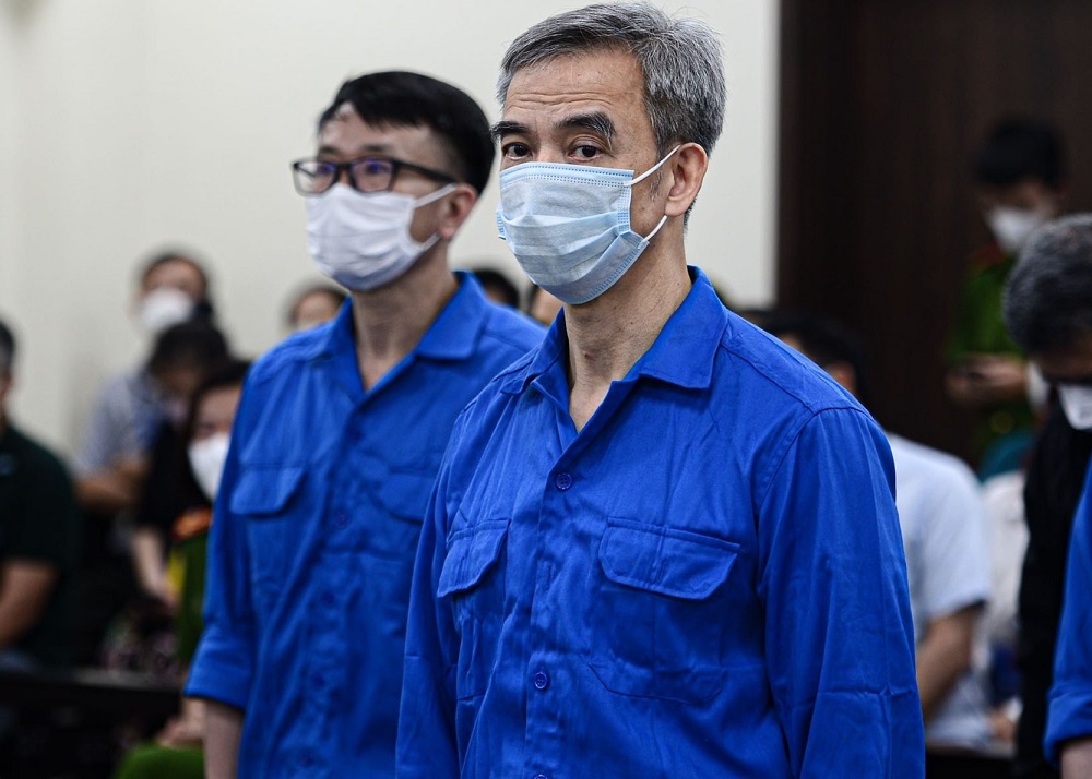Cựu Giám đốc viện Tim Nguyễn Quang Tuấn được xử án nhẹ vì từng cứu sống nhiều người - Ảnh 3.