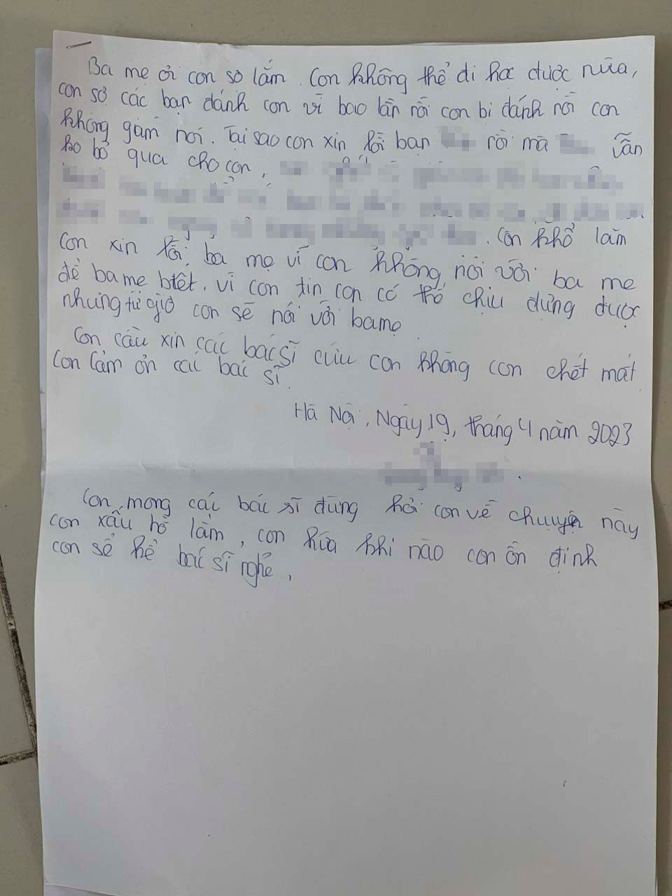Nữ sinh lớp 8 ở Hà Nội bị đánh hội đồng: Hé lộ lá thư nữ sinh viết &quot;ba mẹ ơi con sợ lắm&quot; - Ảnh 3.