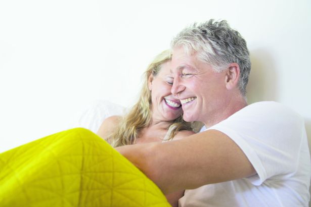5 lời khuyên từ chuyên gia để tận hưởng chuyện “yêu” cho phụ nữ tuổi trung niên  - Ảnh 2.