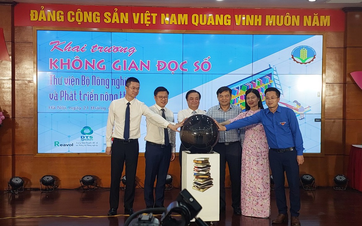 Hưởng ứng Ngày Sách và Văn hóa đọc Việt Nam, Bộ NNPTNT khai trương không gian đọc số