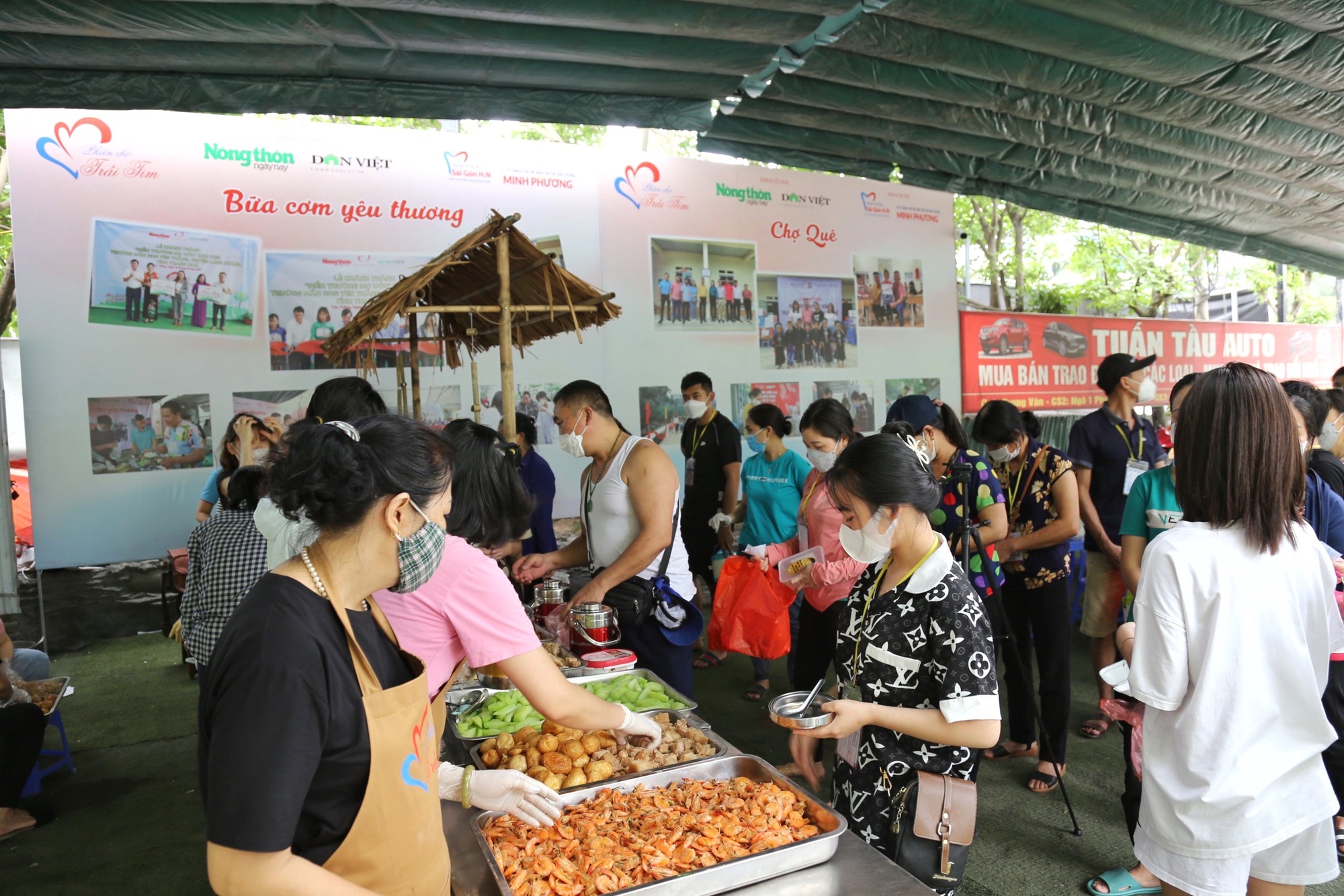 Cùng “Bữa cơm yêu thương” trao đi ngàn hy vọng, nhận triệu  tin yêu  - Ảnh 10.