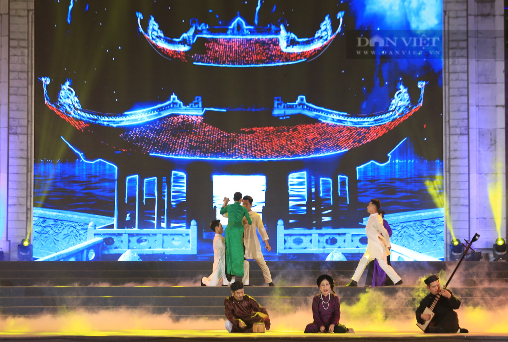 Chương trình khai mạc Lễ hội Đền Hùng thay đổi vào phút cuối, Tổng đạo diễn Lê Thế Song kể chuyện hậu trường - Ảnh 14.