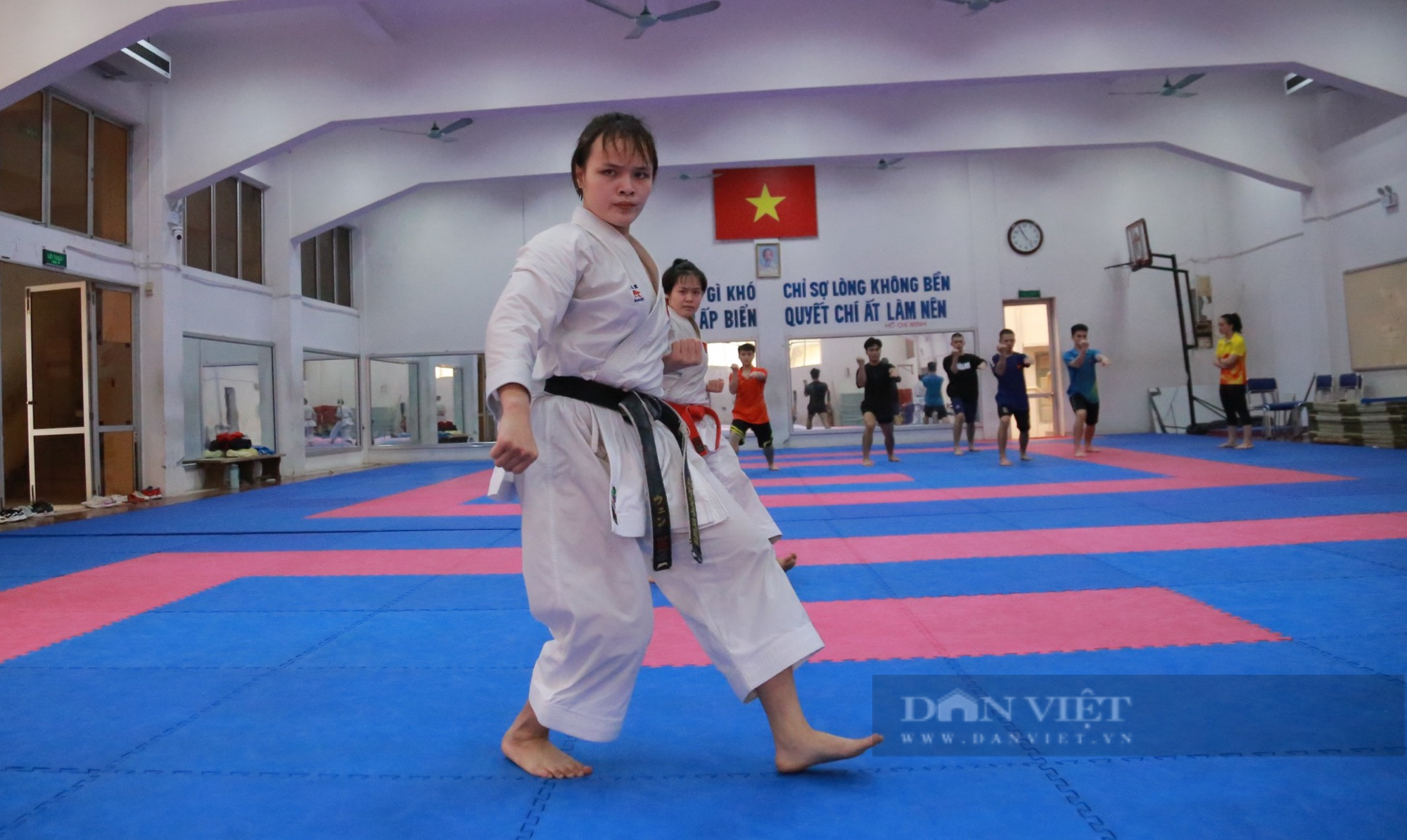 Karate Việt Nam đặt chỉ tiêu giành tối thiểu 3 HCV tại SEA Games 32 - Ảnh 1.