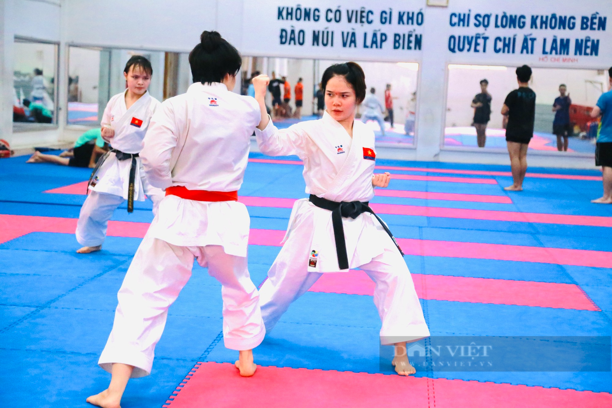 Karate Việt Nam đặt chỉ tiêu giành tối thiểu 3 HCV tại SEA Games 32 - Ảnh 2.