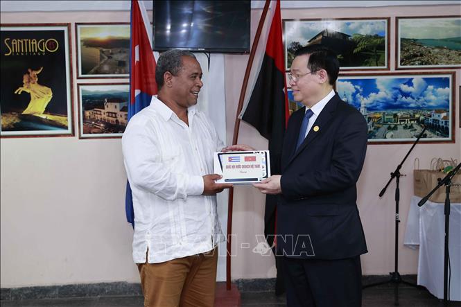 Chủ tịch Quốc hội Vương Đình Huệ thăm Trường phổ thông đặc biệt Hữu nghị Cuba - Việt Nam - Ảnh 5.