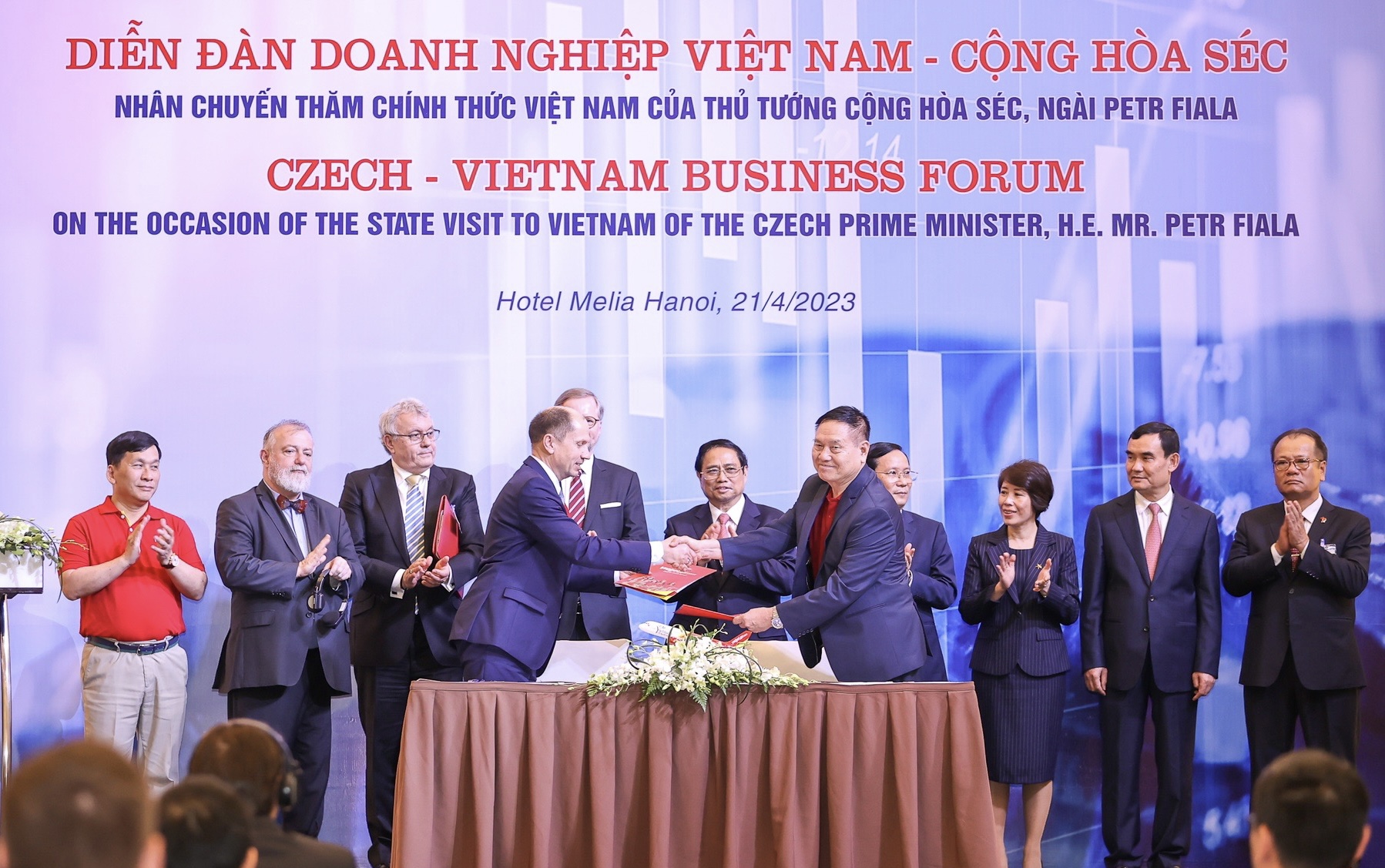 Vietjet ký thoả thuận hợp tác cùng trường bay F Air trước sự chứng kiến của Thủ tướng hai nước Việt Nam - Séc - Ảnh 1.