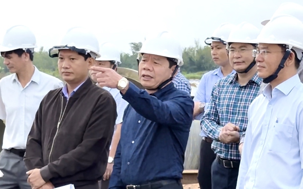 Quảng Ngãi: Chậm nhất tháng 12/2023 khởi công dự án đường 3.500 tỷ