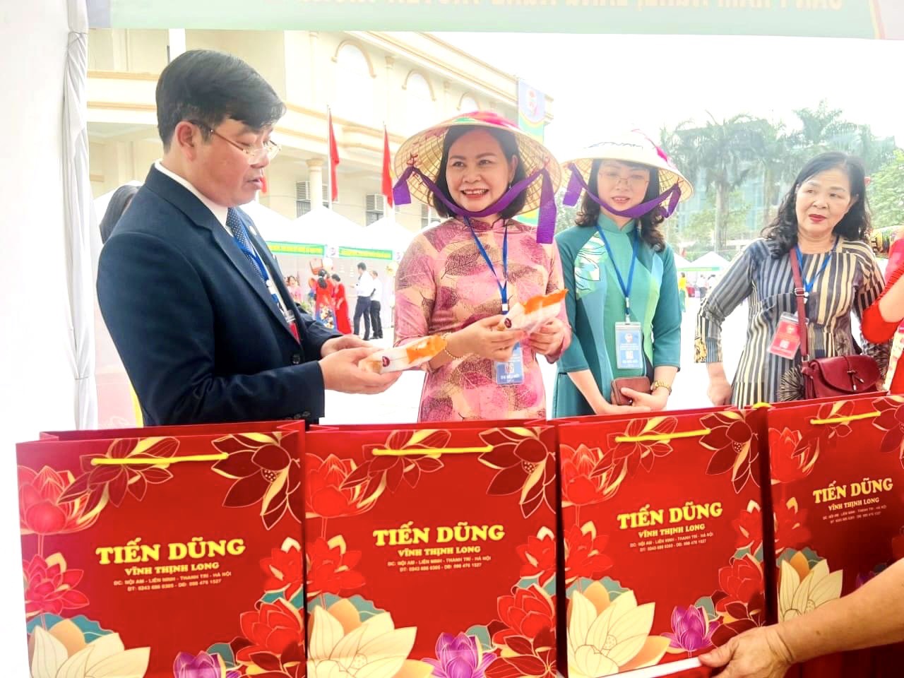 Hà Nội: Ông Nguyễn Sỹ Thành được bầu tái đắc cử chức Chủ tịch Hội Nông dân huyện Thanh Trì - Ảnh 4.