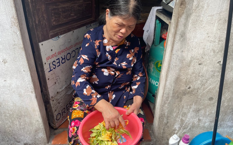 Những người chạy thận ở Hà Nội vật lộn trong "cơn bão" thực phẩm tăng giá
